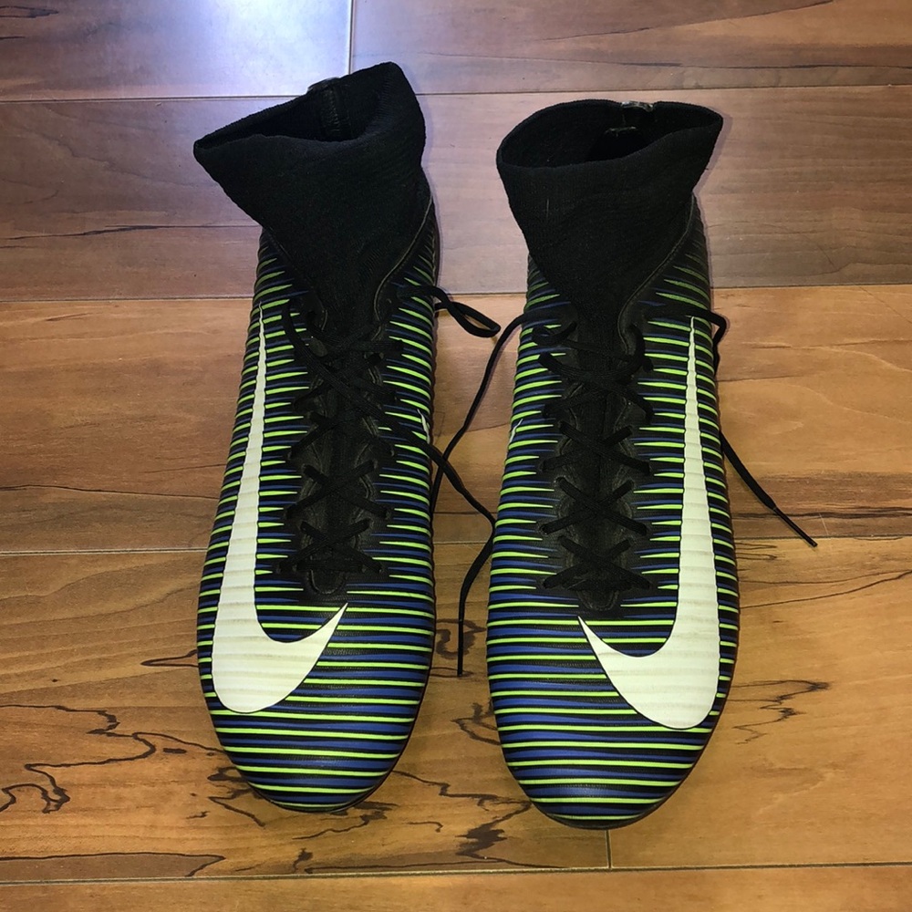 Soccer cleats